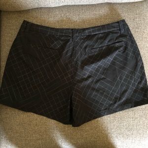 Nike Shorts - Shots golf woman size 10 Nike Shorts - Shots golf woman size 10
